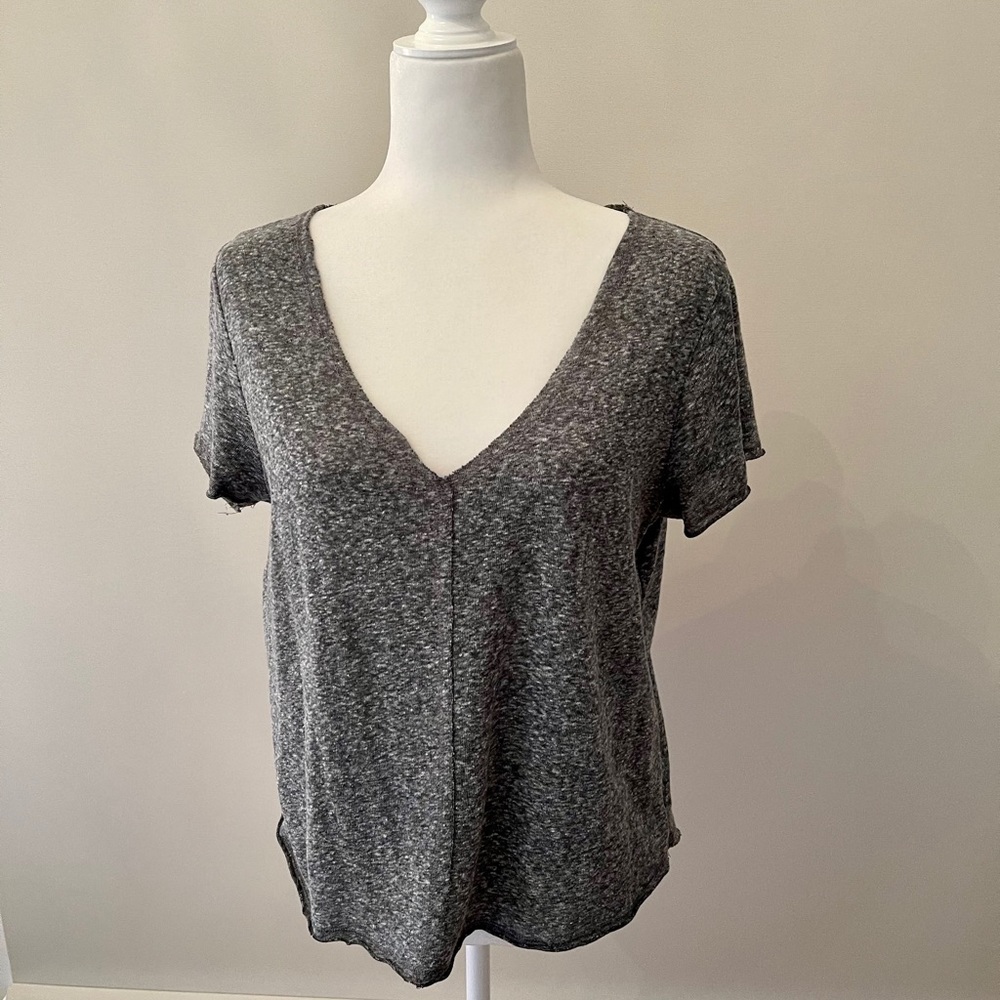 PST Los Angeles Beautiful Gray/White Top!